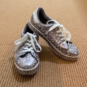 SO Girls 5 Starry Sparkly Shoes